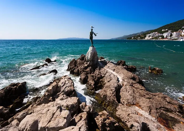 アパート Adriana オパティヤ