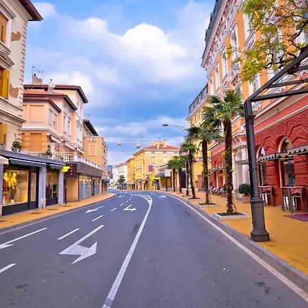 Adriana Apartament *